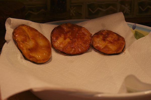 freshly-fried-eggplant-for-eggplant-parmesan
